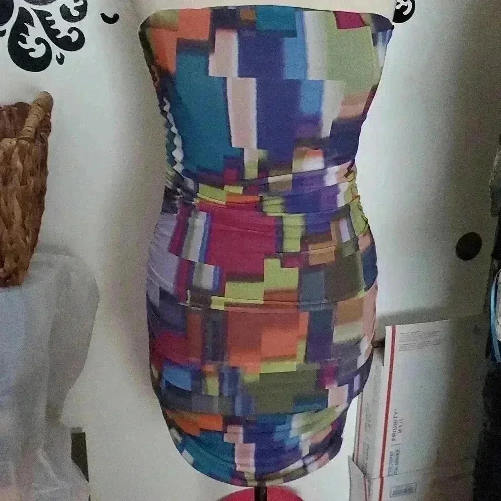 Beautiful dress with geometric design